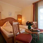 Hotel Gruenwaldkopf 3*