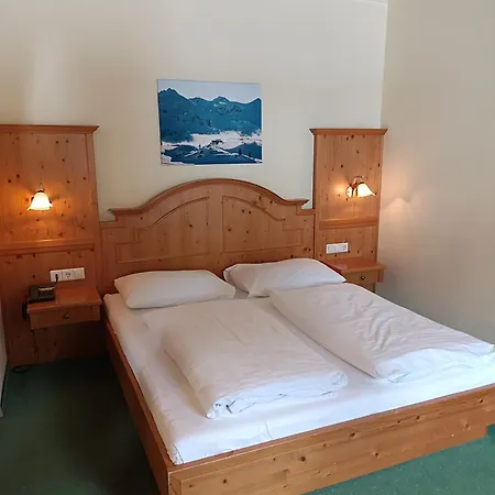 فندق Gruenwaldkopf 3*